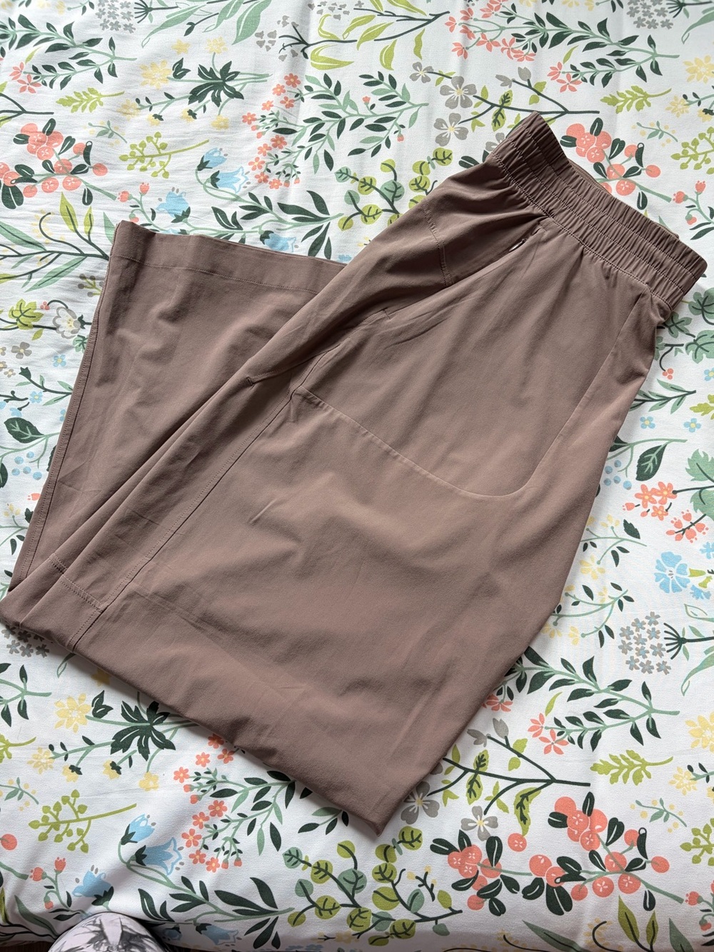 Lululemon Swift Mid-Rise Wide-Leg Pant — Taupetastic 10 - Picture 5 of 7
